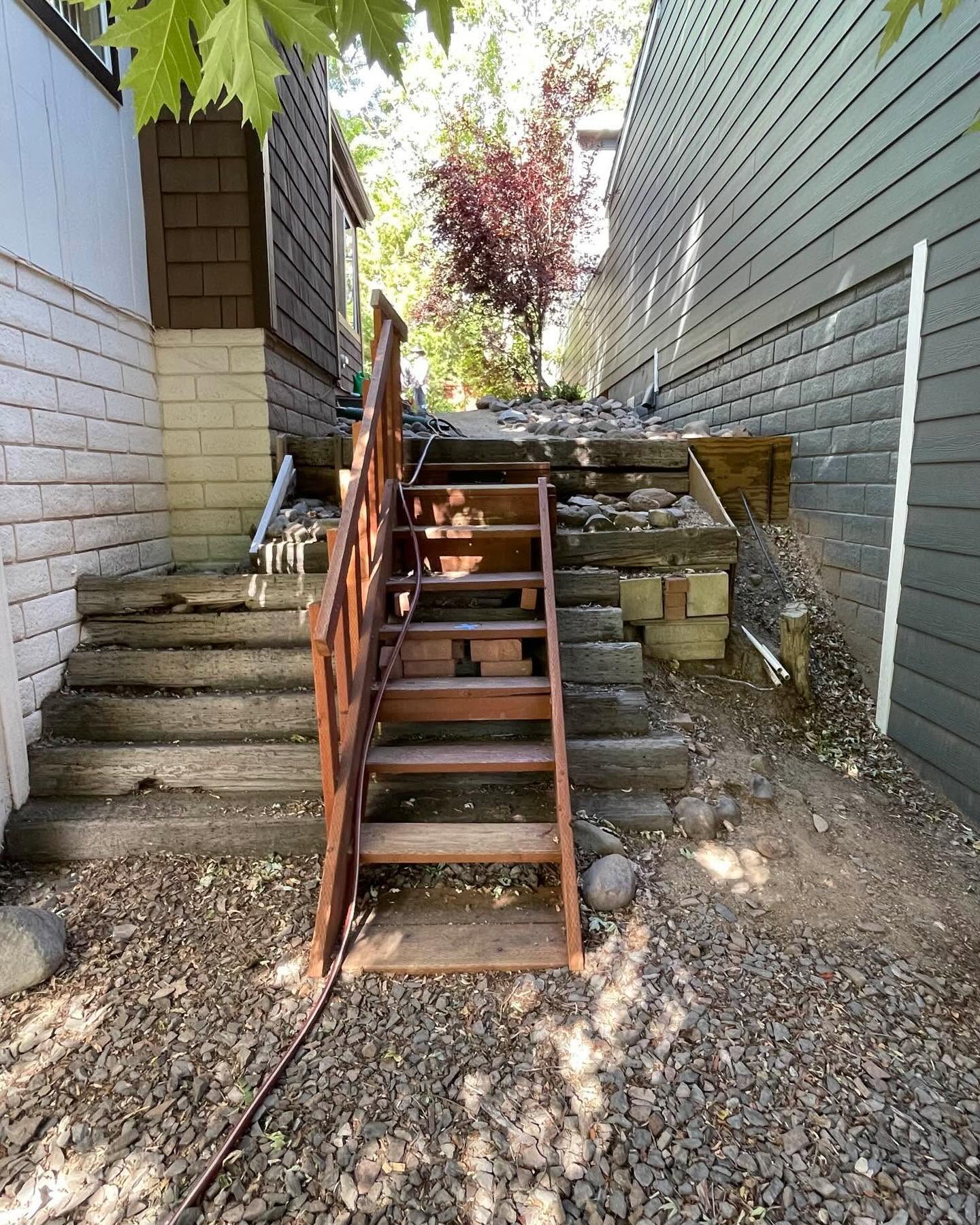 Side Yard Concrete Stairs & Railings - before
